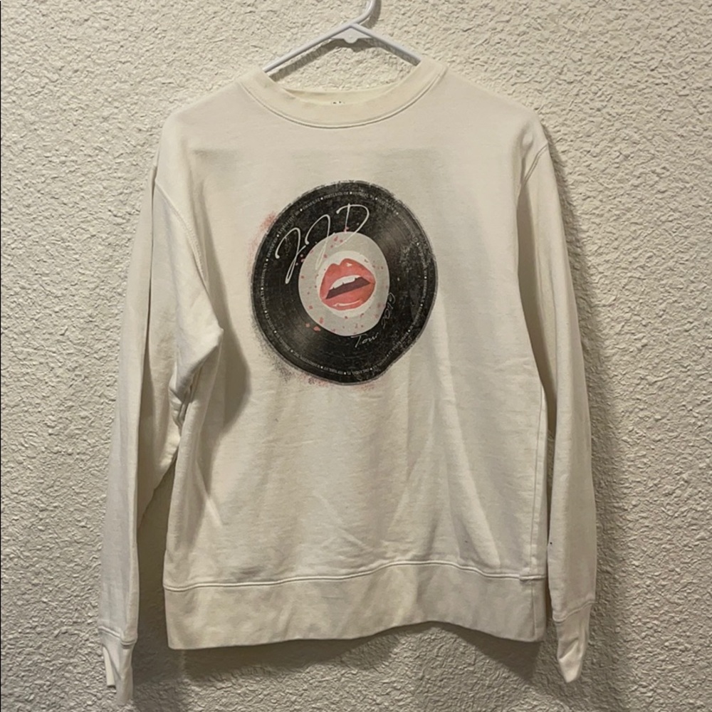 Jessie James Decker tour tee